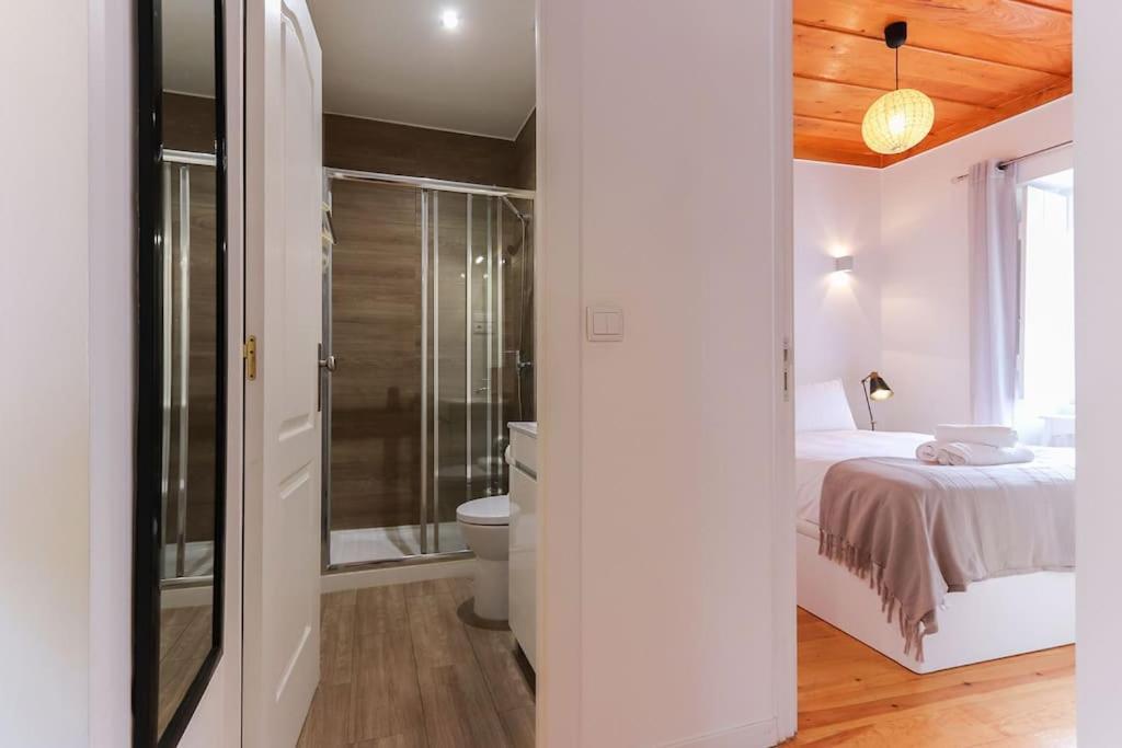 Vita Portucale ! Campo Ourique Design W/ Balcony Lisbon Luaran gambar